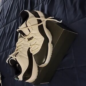 Air Jordan 11 Retro Low "Emerald"